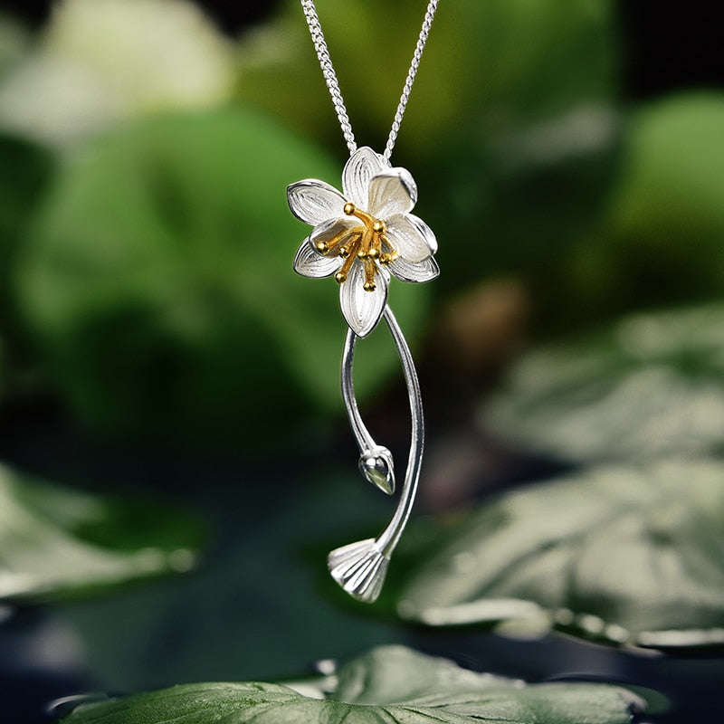 Sterling silwer Lotus Whispers Blom hangertjie sonder halssnoer. Kreatiewe handgemaakte fyn juweliersware